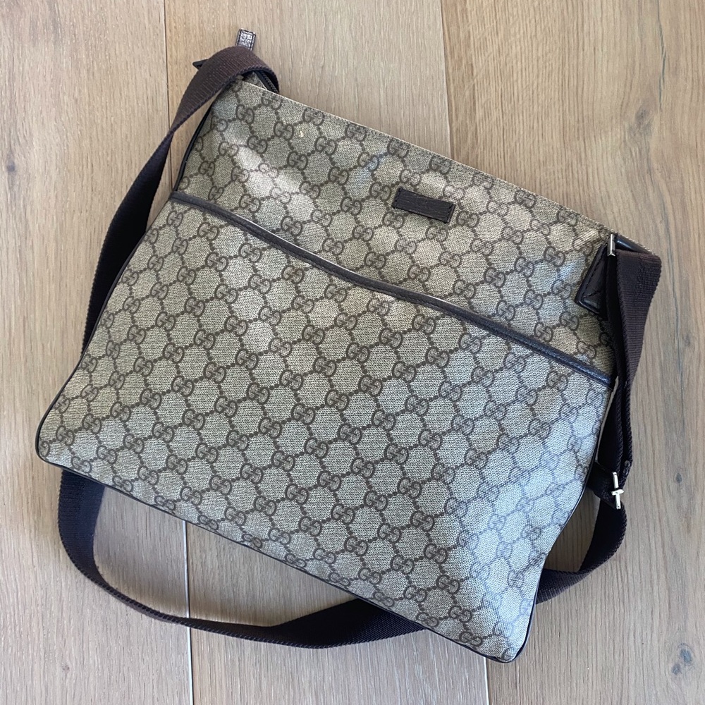 Gucci messenger bag